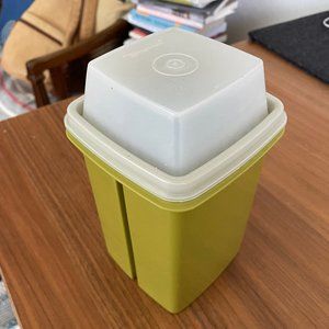 Vintage Tupperware Avocado Green Pickle Keeper 1330-8 With Lid 1 Quart Good